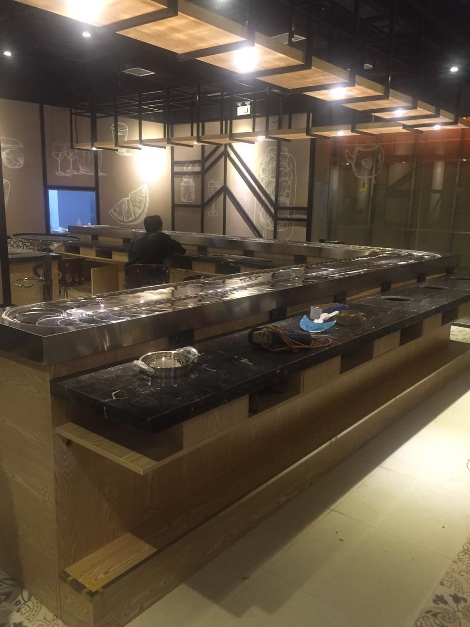 旋轉(zhuǎn)壽司設(shè)備